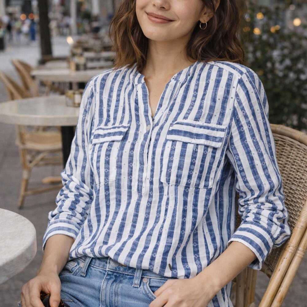 Chico's 💙 Blue & White Striped Blouse | Lightweight Button Front | Casual Chic